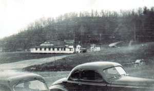 Grove or Lone Wolf Ranch, Castlewood MO abt 1940